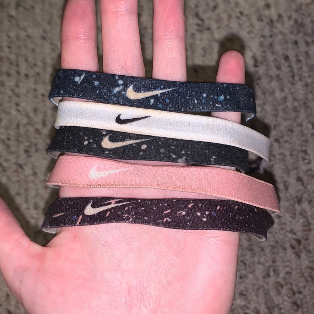 5 Nike headbands.
